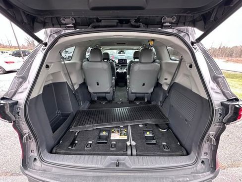 Used 2021 Toyota Sienna XLE image 10