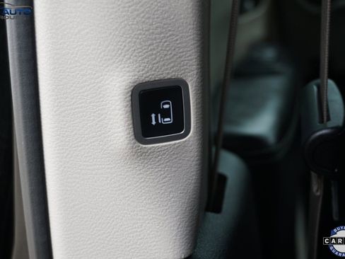 Used 2022 Chrysler Pacifica Touring-L image 22