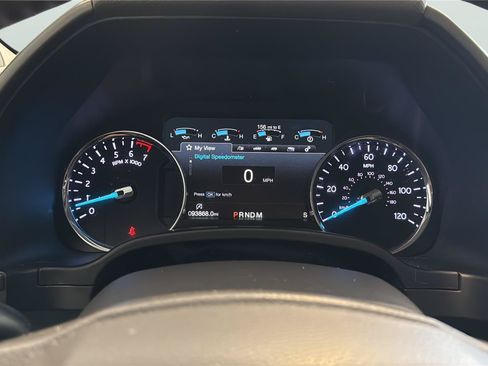 Used 2018 Ford Expedition Max XLT w/ Equipment Group 202A AWD/4WD image 15