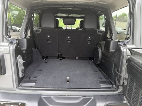 Used 2022 Jeep Wrangler Unlimited Sport AWD/4WD image 29