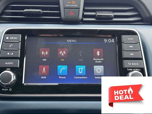 Used 2025 Nissan Versa SV w/ Trunk Package image 21