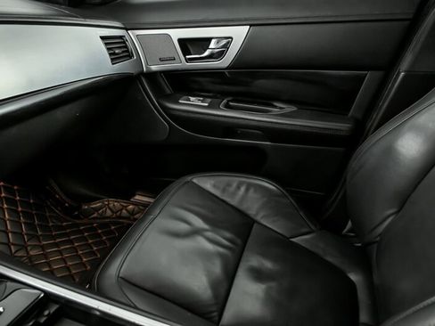 Used 2015 Jaguar XF Portfolio image 34