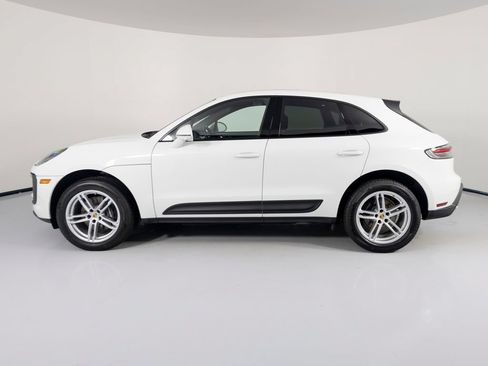 Certified 2026 Porsche Macan AWD/4WD image 2