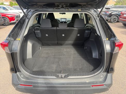 Used 2025 Toyota RAV4 LE AWD/4WD image 32