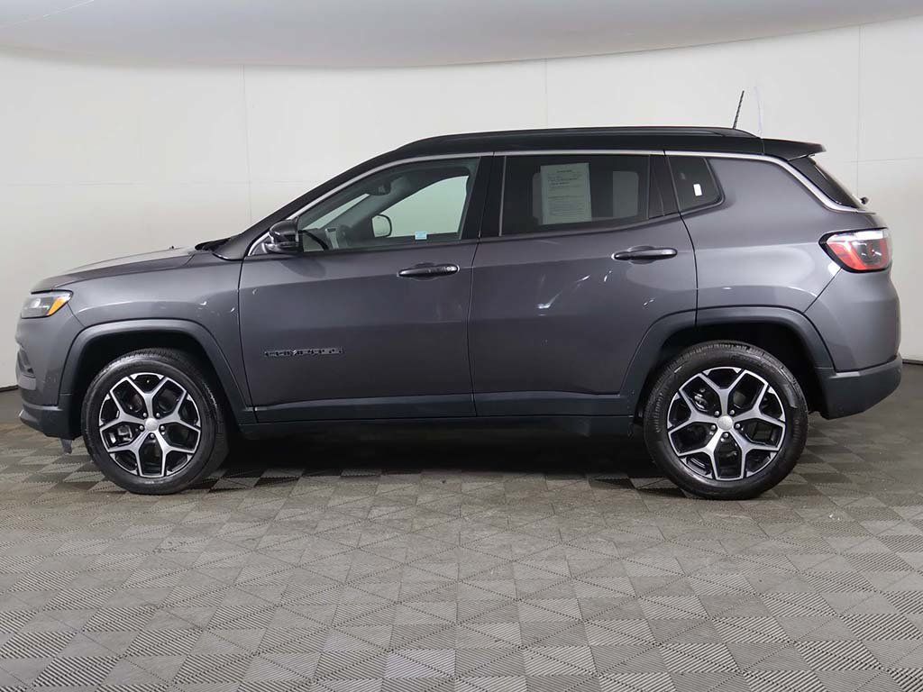 Used 2024 Jeep Compass Limited AWD/4WD image 16