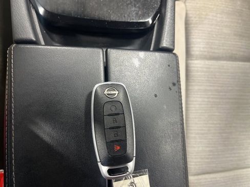 Used 2023 Nissan Rogue SV image 18