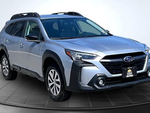 Used 2025 Subaru Outback Premium AWD/4WD image 22