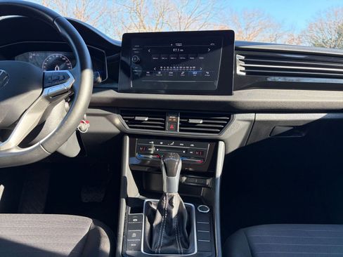 Used 2025 Volkswagen Jetta S image 18