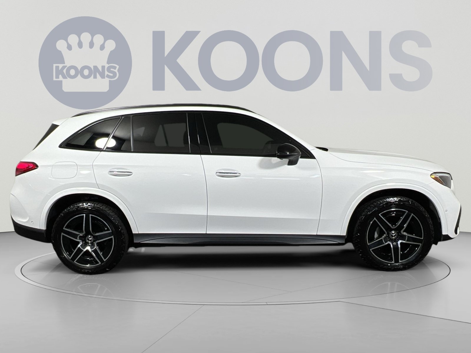 Used 2024 Mercedes-Benz GLC 300 4MATIC image 12