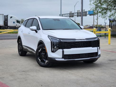 New 2026 Kia Sportage EX image 2