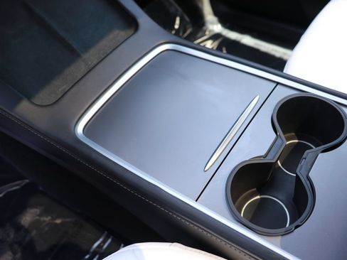 Used 2025 Tesla Model Y Long Range RWD image 20
