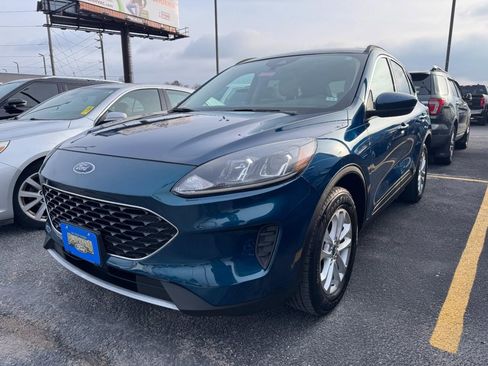 Used 2020 Ford Escape SE image 6