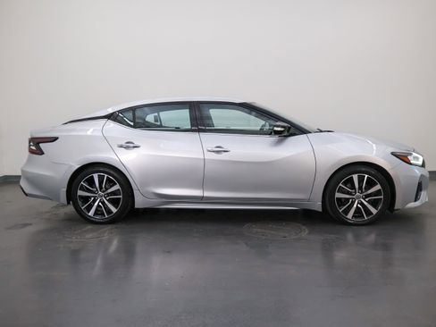 Used 2021 Nissan Maxima 3.5 SV w/ Floor Mat Group FWD image 2