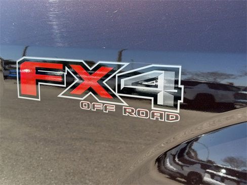 Used 2019 Ford F150 XLT w/ Equipment Group 302A Luxury image 17