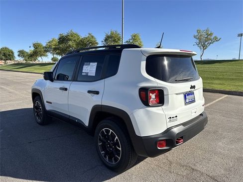 Used 2023 Jeep Renegade Trailhawk image 7
