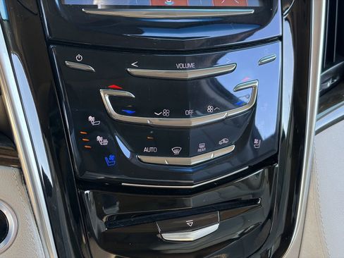 Used 2019 Cadillac Escalade ESV Luxury w/ LPO, Radiant Package AWD/4WD image 28