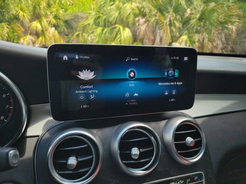 Used 2021 Mercedes-Benz GLC 300 image 25