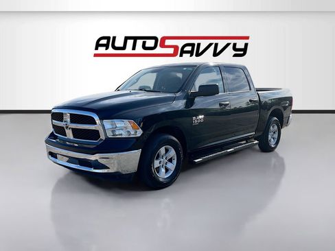 Used 2022 RAM 1500 Classic SLT image 3