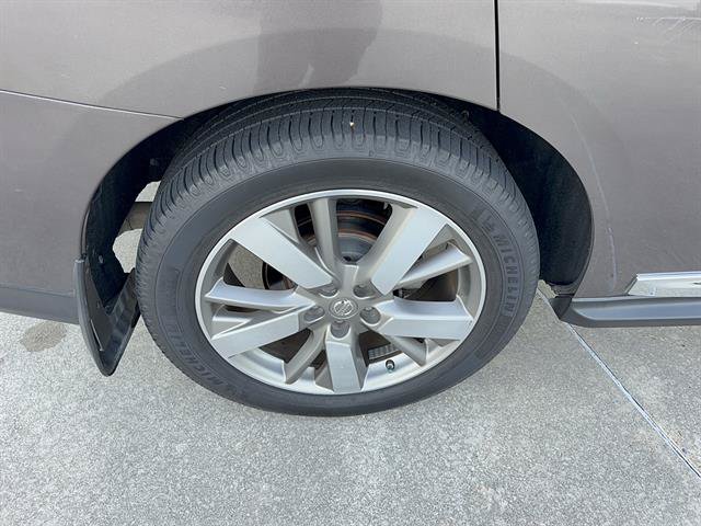 Used 2015 Nissan Pathfinder Platinum FWD image 11