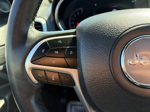 Used 2019 Jeep Grand Cherokee Altitude image 20