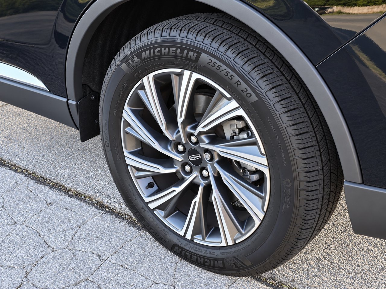Used 2025 Lincoln Aviator AWD image 10