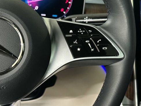 Used 2025 Mercedes-Benz GLC 300 GLC 300 image 32