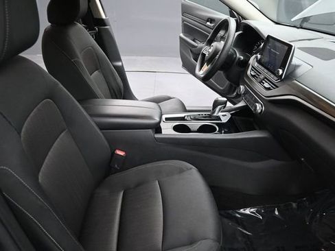 Used 2024 Nissan Altima 2.5 SV FWD image 21