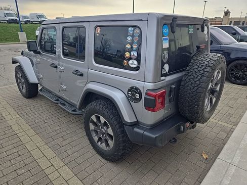 Used 2018 Jeep Wrangler Unlimited Sahara image 7