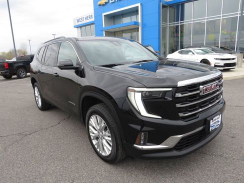 Used 2024 GMC Acadia Elevation AWD/4WD image 2