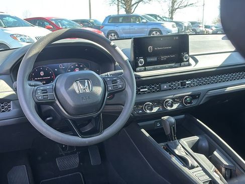 Certified 2025 Honda Accord SE image 13