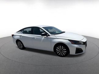 Used 2025 Nissan Altima 2.5 SV FWD video 2