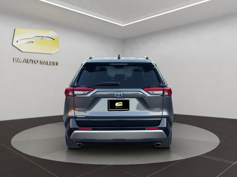Used 2022 Toyota RAV4 XSE image 6