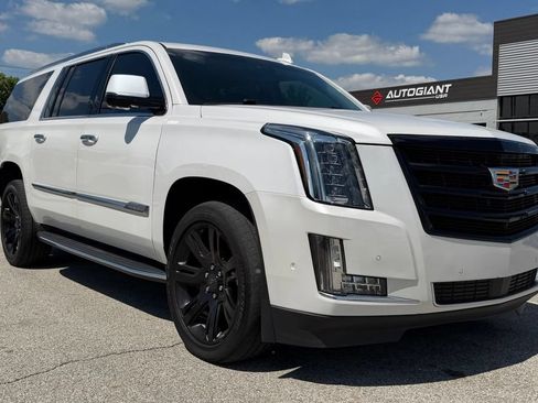 Used 2019 Cadillac Escalade ESV Premium Luxury AWD/4WD image 11