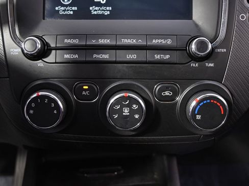 Used 2017 Kia Forte S w/ S Technology Package image 31