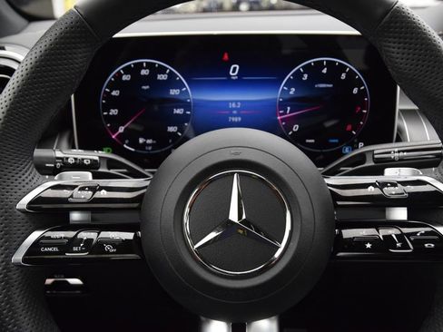 Used 2026 Mercedes-Benz GLC 300 image 23