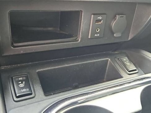 Used 2018 Nissan Titan SV w/ SV Convenience Package RWD image 20