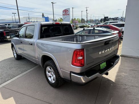 Used 2025 RAM 1500 Big Horn AWD/4WD image 4