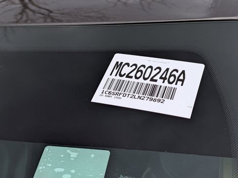 Used 2020 RAM 1500 Laramie image 32