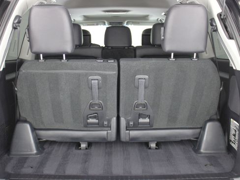 Used 2017 Lexus LX 570 4WD w/ Luxury Package image 69