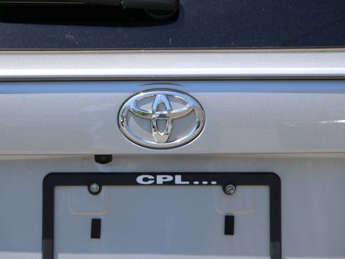 Used 2025 Toyota RAV4 XLE Premium w/ Weather Package AWD/4WD image 5