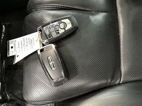 Used 2020 Lincoln Navigator Reserve w/ Equipment Group 208A Reserve image 33