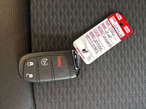 Used 2026 Jeep Compass Latitude AWD/4WD image 33
