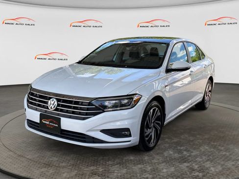 Used 2021 Volkswagen Jetta SEL Premium FWD image 1