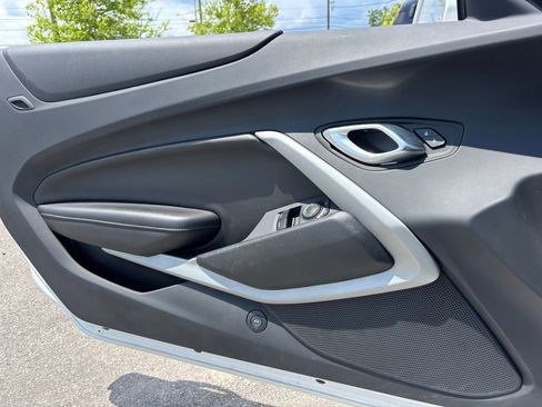 Used 2023 Chevrolet Camaro LT RWD image 13