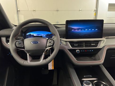 New 2025 Ford Explorer ST-Line image 8