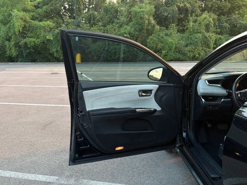 Used 2014 Toyota Avalon XLE image 9