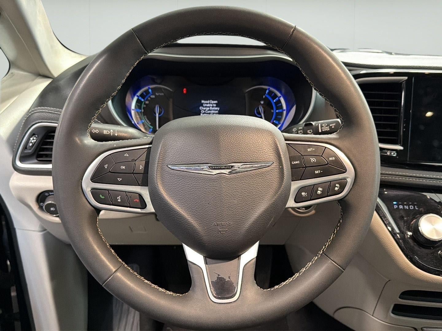 Used 2024 Chrysler Pacifica Limited FWD image 10