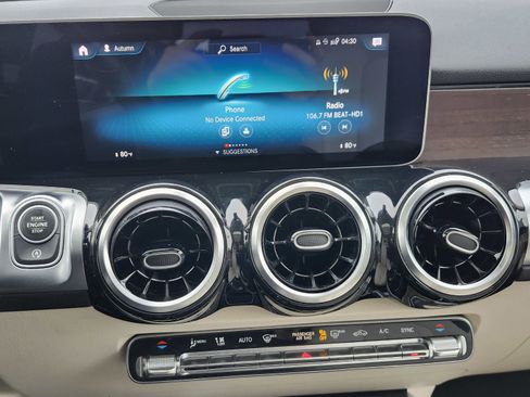 Used 2020 Mercedes-Benz GLB 250 w/ Premium Package image 25