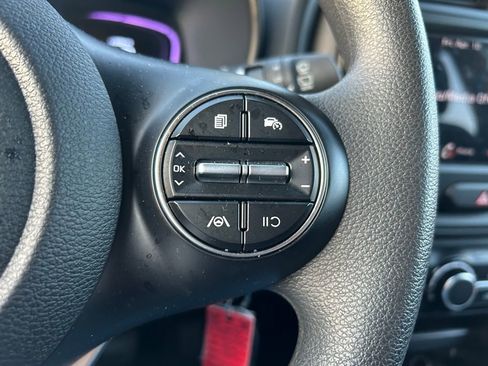 Used 2025 Kia Soul LX image 18