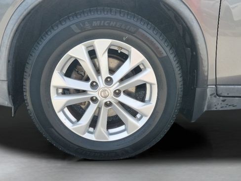 Used 2016 Nissan Rogue SV w/ SV Premium Package FWD image 25
